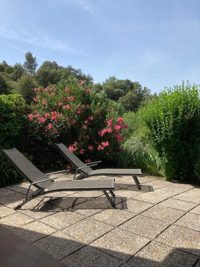 T2 Classe 2* Calme Au Coeur Du Village Provencale 그뢰오레방 외부 사진