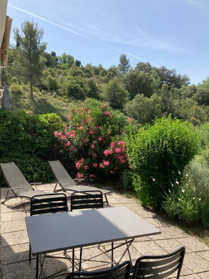T2 Classe 2* Calme Au Coeur Du Village Provencale 그뢰오레방 외부 사진